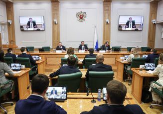 Вице-спикер СФ Константин Косачев провел встречу с молодыми законодателями