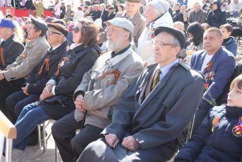 Члены Палаты молодых законодателей поздравили ветеранов Великой Отечественной войны