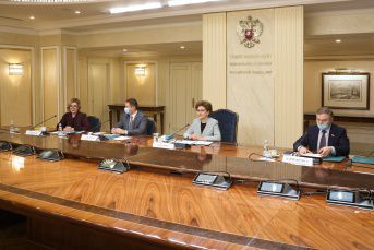 23 декабря в режиме видеоконференции состоялось заседание Палаты молодых законодателей при Совете Федерации с участием Заместителя Председателя Совета Федерации - Галины Кареловой