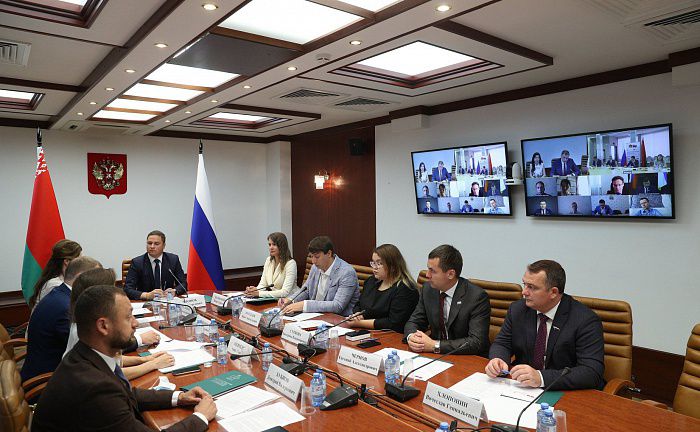 На VIII Форуме регионов России и Беларуси подписано Соглашение между молодежными парламентами России и Беларуси